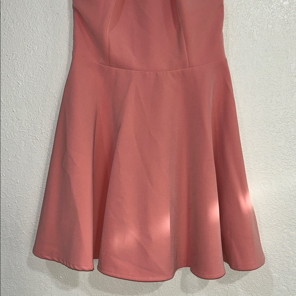 NBD REVOLVE Women’s Leo Blush Mini Halter Dress Sz Small New - Picture 6 of 11